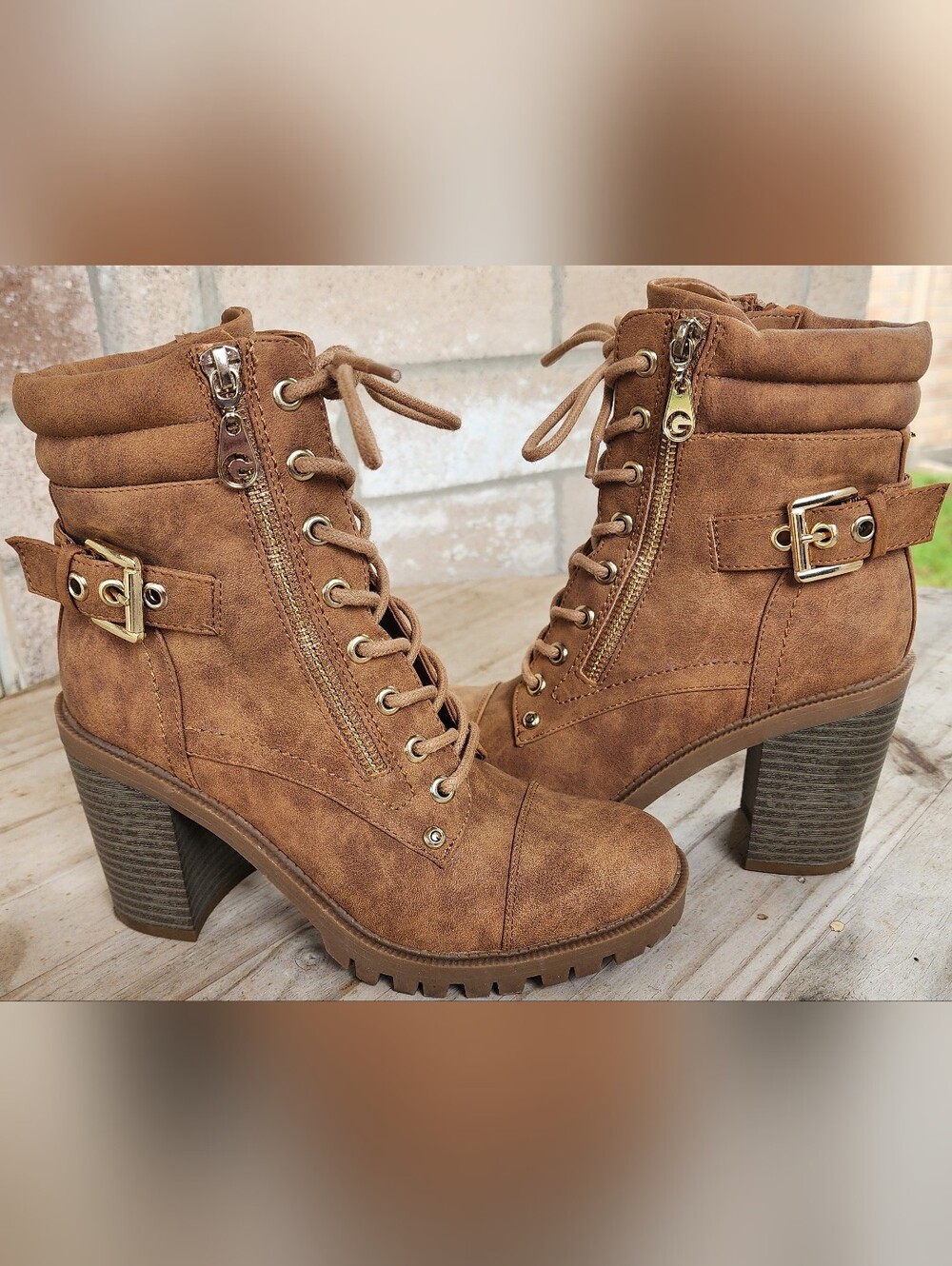 GBG GUESS 6M Jaydyn Heeled Combat Boots Tan Gold Zip Lug Sole Moto Booties EUC